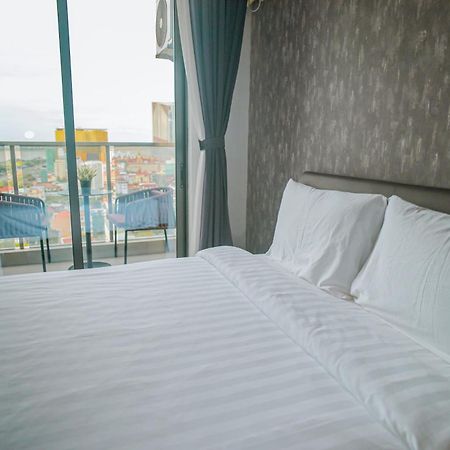 Hotel Serviced Apartments Top One Infinity Pool With View Of 360 Degree Пномпень Экстерьер фото